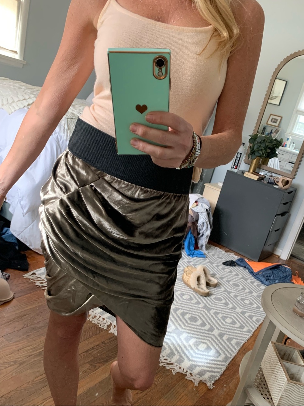 Elizabeth and James Velvet skirt size 4